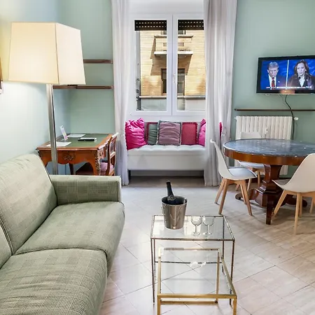 Tra Via Brera E Via Spiga, Deluxe