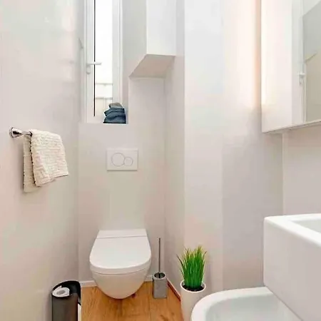 Cozy Near Bocconi Apartman *