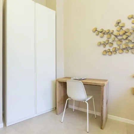 Sp15 -isola- Super Large Apartment