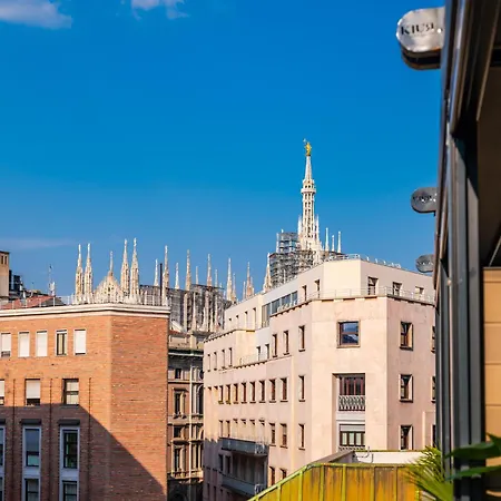 Terrazza Con Jacuzzi E Vista Iconica Sul Duomo * Milano