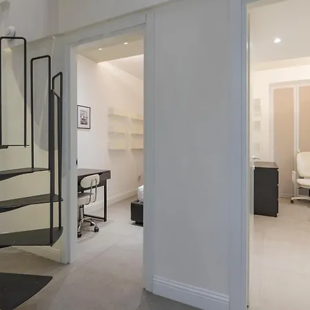 公寓 Xenia - Modern Three-room In Moscova Area 米兰