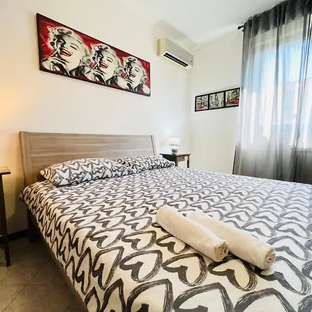 Very Big With 2 Balcony In Navigli District * Milan