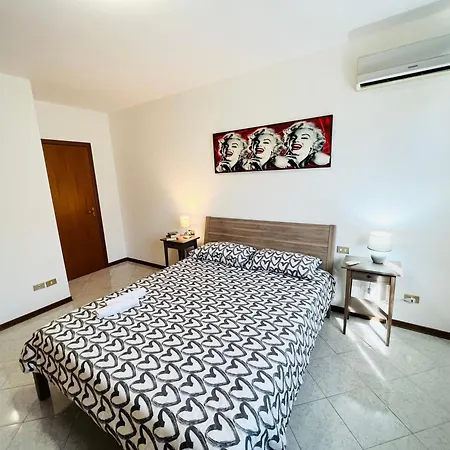 Apartment Very Big With 2 Balcony In Navigli District Milan