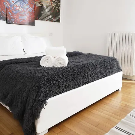 Apartment Bilocale Zona 200metri Da Stazione