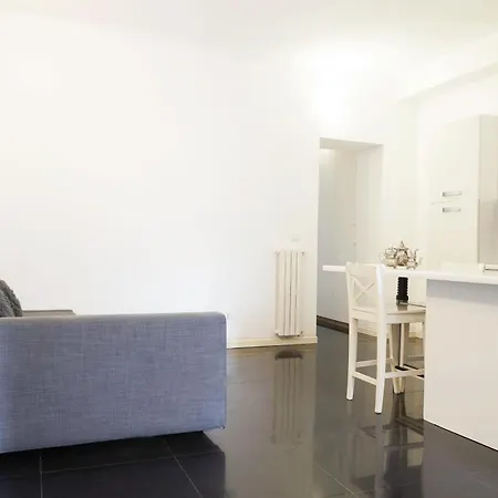 Bilocale Zona 200metri Da Stazione *