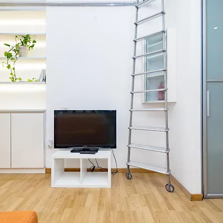 Apartment Minimal Near Bocconi Mailand
