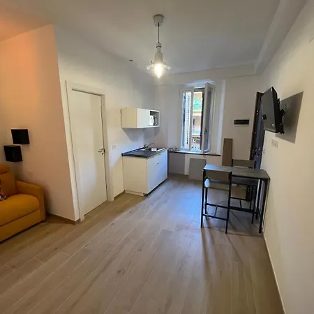 Isola New House Apartment