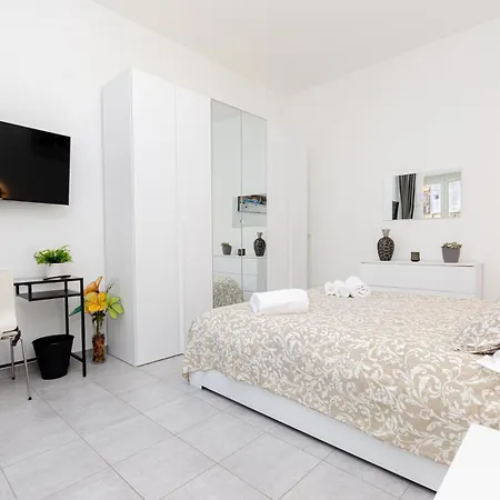 Vivimihome - Crespi House A 3 Minuti Dalla Metro 公寓 米兰