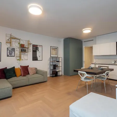 Luxury - Principe Eugenio 3 - 4 Piano Apartment