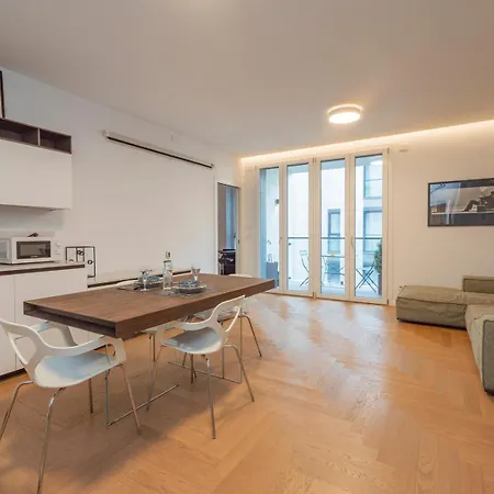 Luxury - Principe Eugenio 3 - 4 Piano * Milan