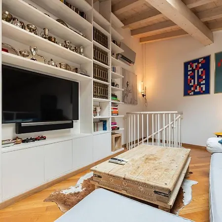 Spacious Loft Onebdroom Fiera Area - Mirable Pm Apartment