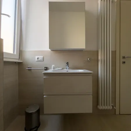 Gæstehus Rrrapido Holy And - Via Sardegna Milano