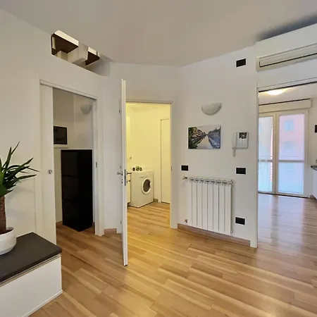 Modern Near Center Apartment *