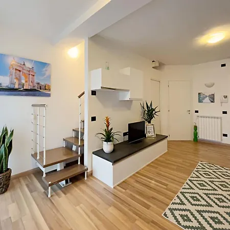 Apartment Modern Near Center *
