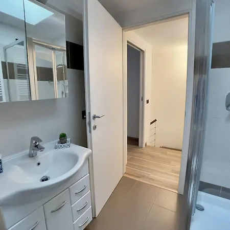 Apartment Modern Near Center Milan