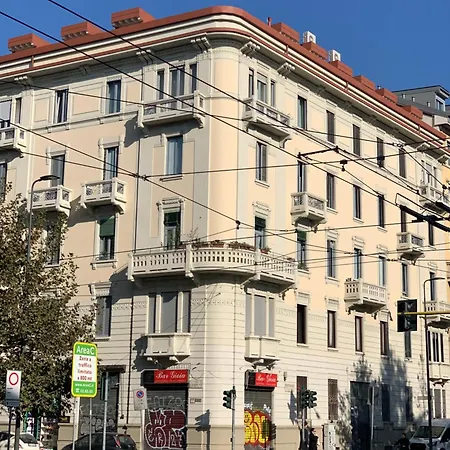Stylish Flat In Porta Romana-fondazione Prada Milano