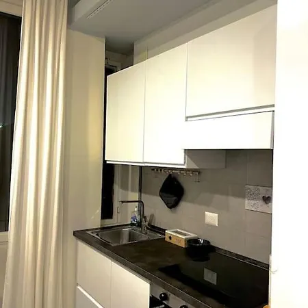 Apartament 10 Min Da Navigli E Centro, Nuova E Luminosa Oasi 1p Mediolan