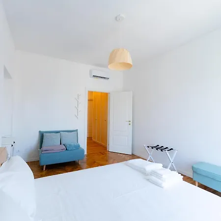 Casa Soperga, Corso Buenos Aires, Loreto, Apartamento
