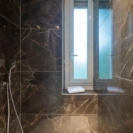 Xenia - Elegant In San Siro Area *