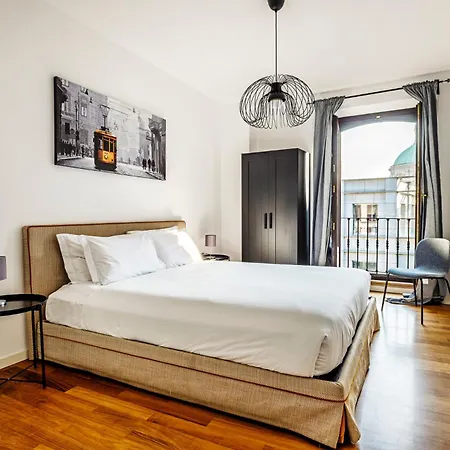 Elegant 2 Bedrooms Near Duomo * Milan