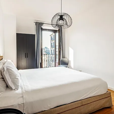 Apartment Elegant 2 Bedrooms Near Duomo
