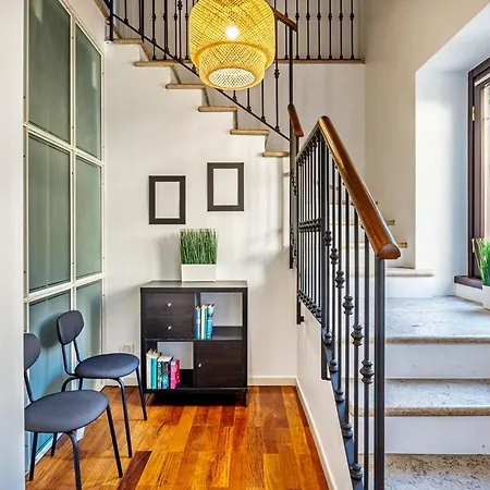 Elegant 2 Bedrooms Near Duomo * Milan