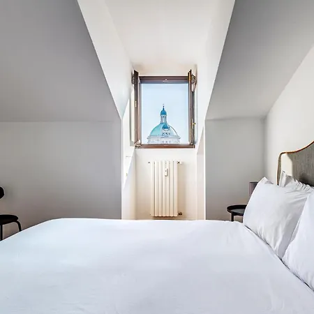 Apartment Elegant 2 Bedrooms Near Duomo