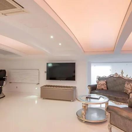 Piscina Interna Privata E A מילאנו