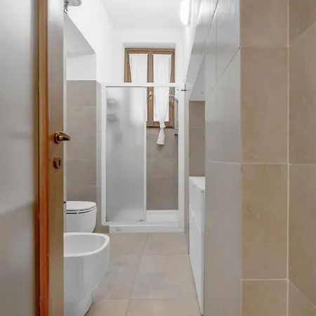 Apartment Homely Flat St Lorenzo Milan