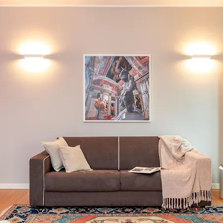 Διαμέρισμα Luxurious & Spacious Flats In Duomo