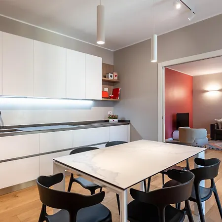 شقة Luxurious & Spacious Flats In Duomo *