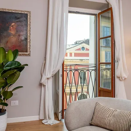 Luxurious & Spacious Flats In Duomo * ميلان