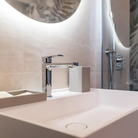 Luxurious & Spacious Flats In Duomo شقة