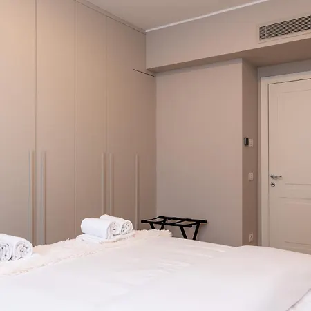 Luxurious & Spacious Flats In Duomo * ميلان