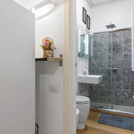 Life Elegant Penthouse With Terrace, Wi-fi Netflix, Subway 5 Min - Very Convenient Location * מילאנו