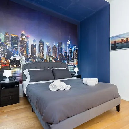 Life Elegant Penthouse With Terrace, Wi-fi Netflix, Subway 5 Min - Very Convenient Location דירה מילאנו