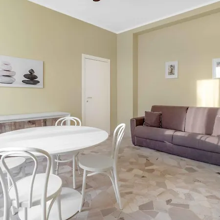 House San Siro M5 2 Netflix Apartman