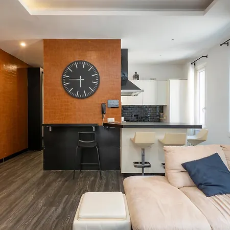 Xenia - Spacious Four-room In Moscova Apartament