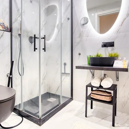 Apartment Guesthost - Casa Alexandra *