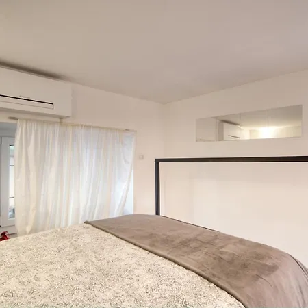 Guesthost - Casa Alexandra Apartment