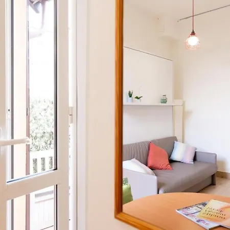 Mini-penthouse With Terrace - Design&fashion District Apartment