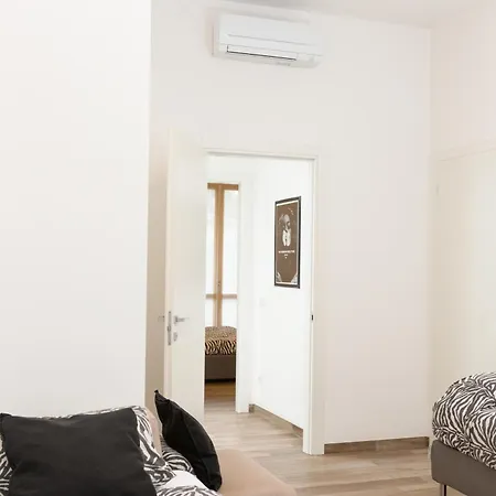 Mgm - Portaromana Tres Chic * 米兰