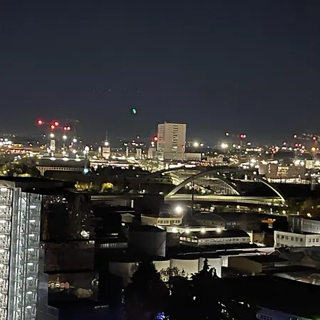 Sky Building Stephenson Apartman *