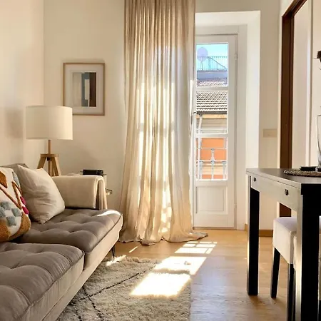 Apartment Cute - Center