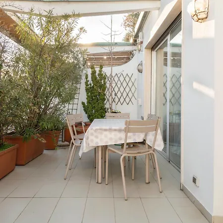 Appartement Design With Terrace, Modern And Stylish, 3 Bedrooms, 6 Guests