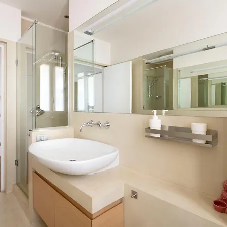 Appartement Design With Terrace, Modern And Stylish, 3 Bedrooms, 6 Guests Milaan