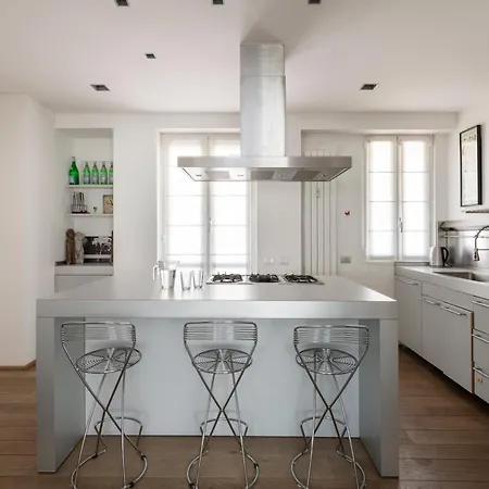 Design With Terrace, Modern And Stylish, 3 Bedrooms, 6 Guests * Milaan