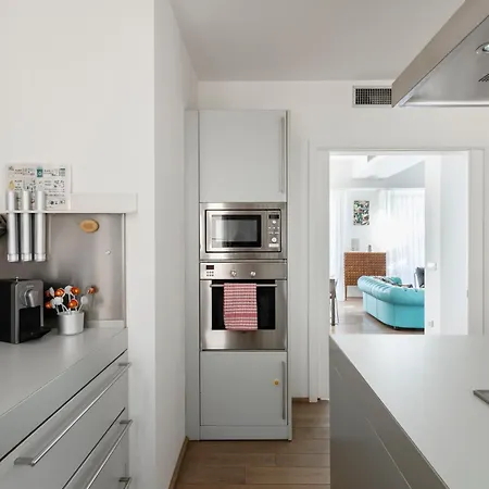 Design With Terrace, Modern And Stylish, 3 Bedrooms, 6 Guests Appartement