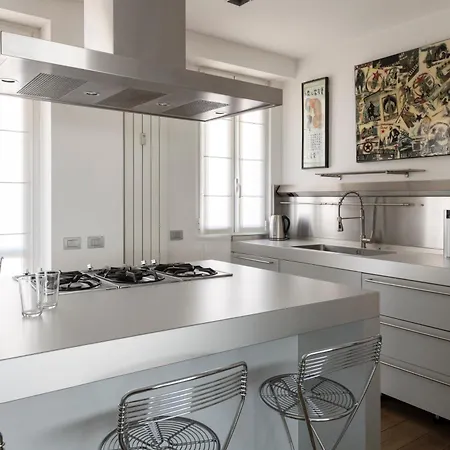 Design With Terrace, Modern And Stylish, 3 Bedrooms, 6 Guests Appartement Milaan