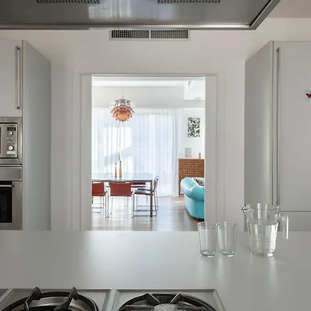 Design With Terrace, Modern And Stylish, 3 Bedrooms, 6 Guests Appartement *